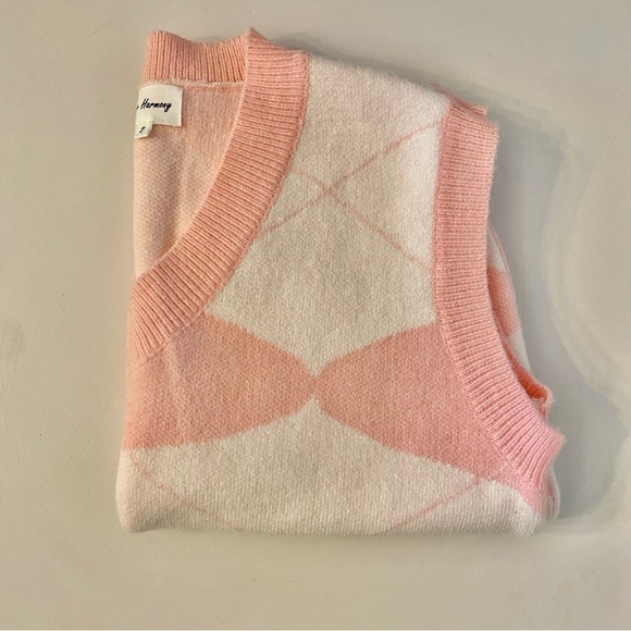 Urban Outfitters Love + Harmony Pink & White V-Neck Sweater Vest - Picture 6 of 10